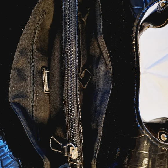 LINEAR ZEBRA SHOULDER BAG - Picture 13 of 13